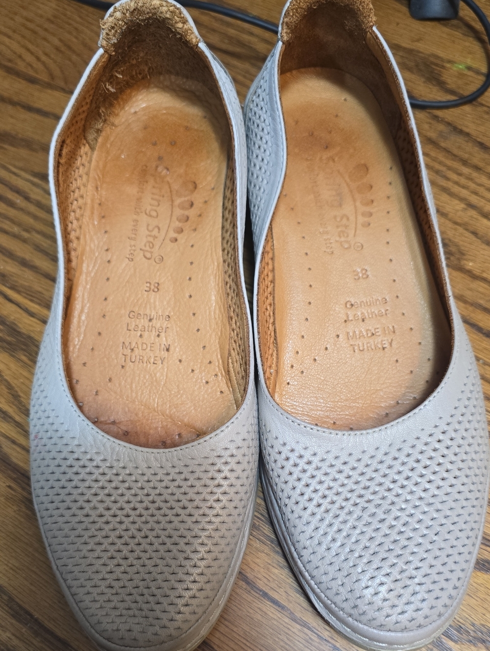 Genuine Leather Women's Slip-On Flats in Light Gray